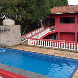 Фотография гостевого дома Chácara espaçosa com lazer completo em Ibiúna