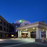 Фотография гостиницы Holiday Inn Express and Suites Los Alamos Entrada Park, an IHG Hotel