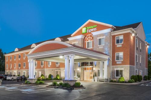 Фотография гостиницы Holiday Inn Express Hotel & Suites 1000 Islands - Gananoque, an IHG Hotel