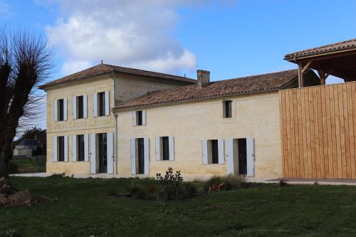 Фотографии гостевого дома 
            Gîte du Château Le Conte au coeur du vignoble de Saint Emilion