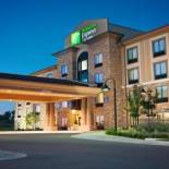 Фотография гостиницы Holiday Inn Express Hotel & Suites Wichita Northeast, an IHG Hotel