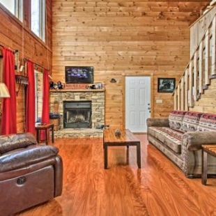 Фотография гостевого дома Home in the Smokies with Game Room Less Than 6Mi to Dollywood