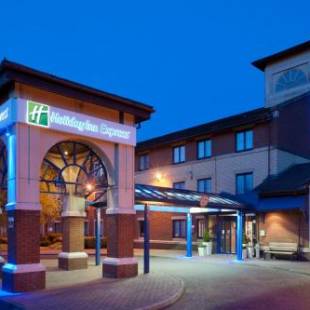 Фотографии гостиницы 
            Holiday Inn Express Strathclyde Park M74, Jct 5, an IHG Hotel