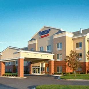 Фотографии гостиницы 
            Fairfield Inn & Suites Detroit Metro Airport Romulus