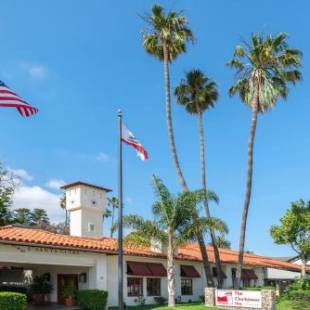 Фотографии гостиницы 
            Clocktower Inn Ventura