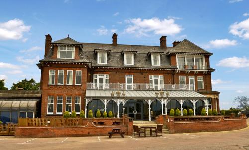 Фотография гостиницы Wherry Hotel