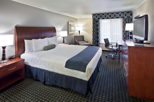 Фотография гостиницы Best Western Plus Marina Shores Hotel