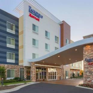 Фотографии гостиницы 
            Fairfield Inn & Suites by Marriott Alexandria