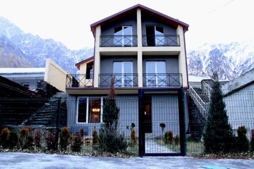 Фотография гостиницы Uptown Boutique Kazbegi