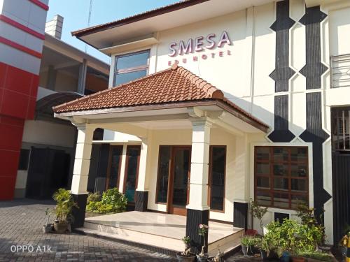 Фотографии гостиницы 
            SMESA Edotel Syariah Surabaya RedPartner