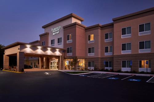 Фотография гостиницы Fairfield Inn & Suites by Marriott Alexandria,Virginia