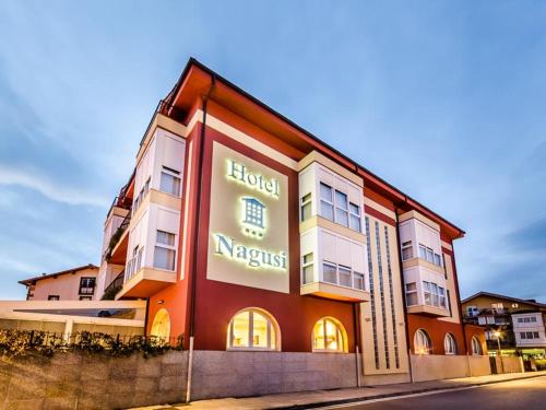 Фотографии гостиницы 
            Hotel Nagusi