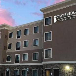 Фотографии гостиницы 
            Staybridge Suites - Holland, an IHG Hotel