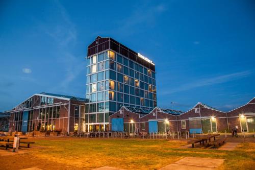 Фотография гостиницы DoubleTree by Hilton Amsterdam - NDSM Wharf