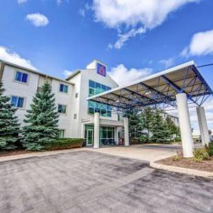 Фотографии гостиницы 
            Motel 6-Burlington, ON - Toronto West - Oakville