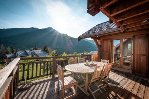 Фотография гостевого дома Chalet Hibou, large chalet with mountain views and close to slopes