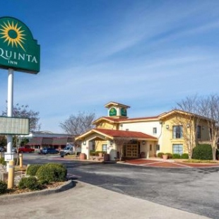 Фотография гостиницы La Quinta Inn by Wyndham Huntsville Research Park