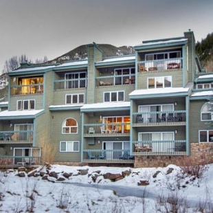 Фотография гостевого дома Riverside Condos by Alpine Lodging Telluride