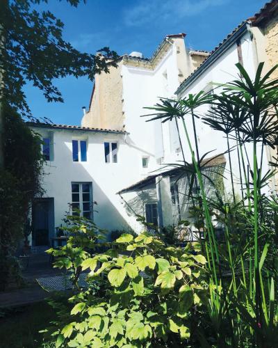 Фотографии гостевого дома 
            MAISON MATEJEWSKI chambre d'hôtes avec jardin