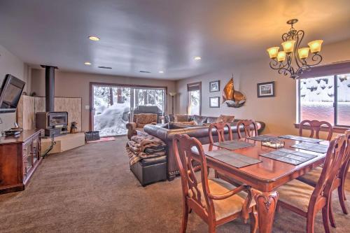 Фотографии гостевого дома 
            Cozy Incline Village Townhome 2Mi to Diamond Peak