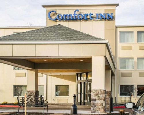 Фотографии гостиницы 
            Comfort Inn Mayfield Heights Cleveland East