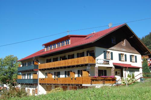 Фотография гостевого дома Bed & Breakfast Jungholz - Pension Katharina