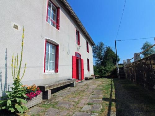 Фотография гостевого дома Gîte Bellefontaine, 6 pièces, 12 personnes - FR-1-589-40