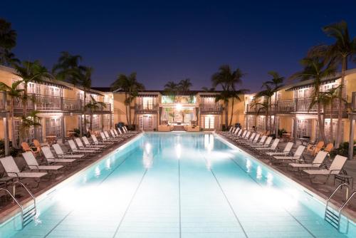 Фотография гостиницы The Lafayette Hotel, Swim Club & Bungalows