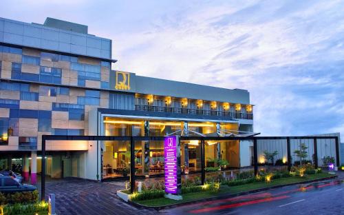 Фотографии гостиницы 
            Quest Hotel Simpang Lima - Semarang by ASTON