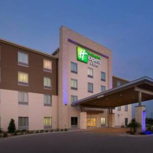 Фотографии гостиницы 
            Holiday Inn Express & Suites Bay City, an IHG Hotel