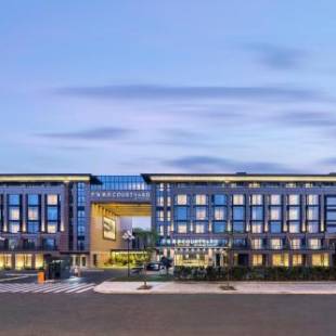 Фотографии гостиницы 
            Courtyard by Marriott Hangzhou West