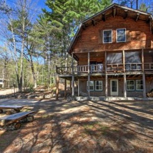 Фотография гостевого дома Rustic Madison Treehouse Cabin with Game Room!