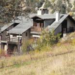 Фотография гостевого дома Maison de 2 chambres avec terrasse amenagee et wifi a Guillestre