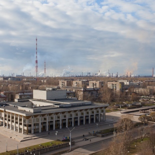 Дкм череповец. Дворец Металлургов Череповец. Дворец культуры Череповец. Дом культуры Металлургов Череповец. Дворец культуры Металлургов Череповец официальный сайт.