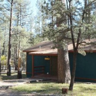 Фотография гостевого дома Roadrunner - Cozy Whirlpool Cabin in Upper Canyon