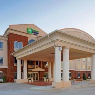 Фотографии гостиницы 
            Holiday Inn Express Hotel & Suites Talladega, an IHG Hotel