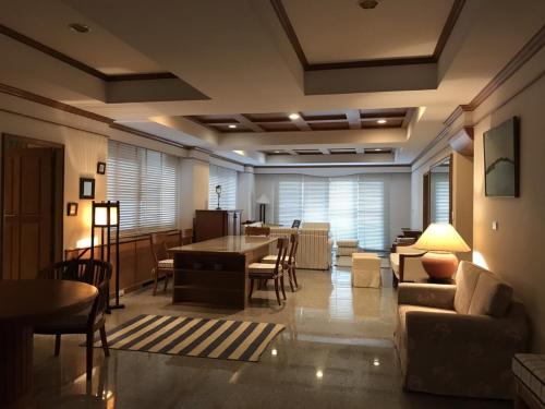 Фотография апарт отеля Sunshine Gypsy at Beach Villa Vibhavadi Pattaya