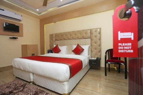 Фотографии гостиницы 
            OYO 15530 Hotel G S Residency