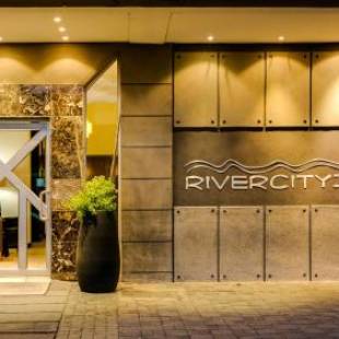 Фотографии гостиницы 
            River City Inn