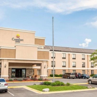 Фотография гостиницы Comfort Inn Bourbonnais near I-57