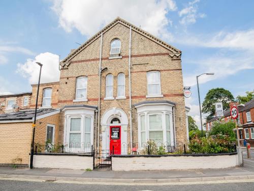 Фотография мини отеля Diamonds Villa near York Hospital