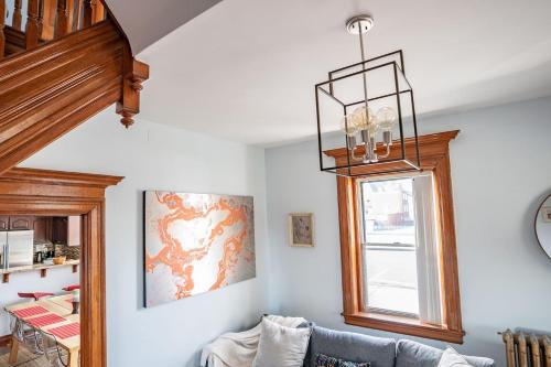 Фотография гостевого дома Luxury 8 Bedroom House, Steps to Tropicana, Beach and Boardwalk!