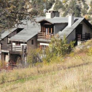 Фотографии гостевого дома 
            Maison de 2 chambres avec terrasse amenagee et wifi a Guillestre