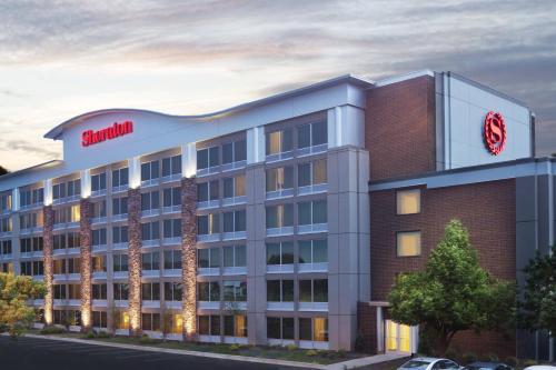 Фотография гостиницы Sheraton Ann Arbor Hotel