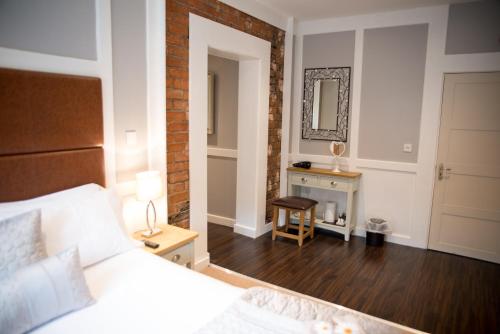 Фотография гостиницы The Lawns Hotel