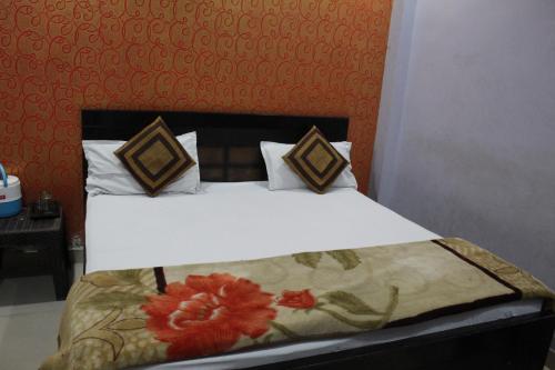 Фотографии гостиницы 
            Quizz Hotel @ 01 Min Walk in from Ghaziabad Railway Station