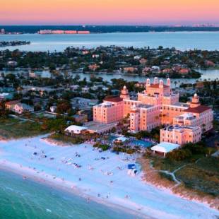 Фотографии гостиницы 
            The Don CeSar - Recently Renovated