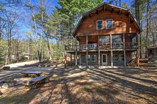 Фотографии гостевого дома 
            Rustic Madison Treehouse Cabin with Game Room!