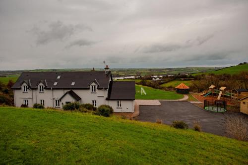 Фотография гостевого дома Four Winds,Kinsale Town,Exquisite holiday homes,sleeps 25