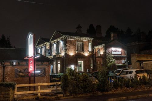 Фотография гостиницы Parkwood Hotel